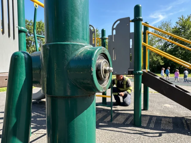 Sealed bearing on a moving outdoor fitness station