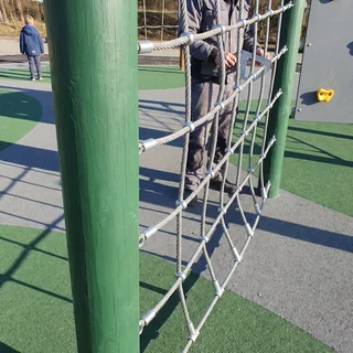 Close view of a rope net opening